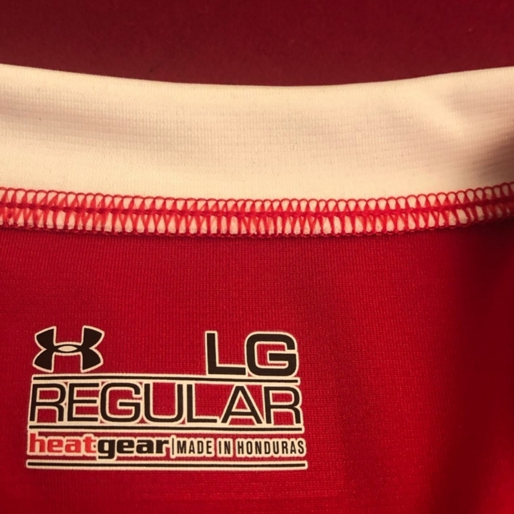 Under Armour NWOT Heat Gear Mens Short sleeve T-shirt, red & white sweat-wicking - Picture 4 of 5